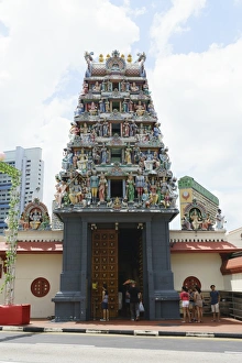 Sri Mariamman Temple in Chinatown, the oldest Hindu temple in Singapore with its