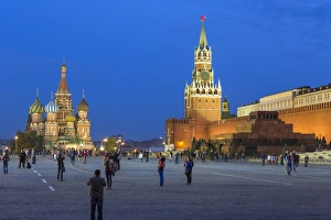 St. Basils Cathedral and the Kremlin in Red Square, UNESCO World Heritage Site, Moscow
