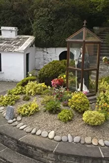 Images Dated 4th August 2006: St. Bridgetss Well, Liscannor, County Clare, Munster, Republic of Ireland, Europe
