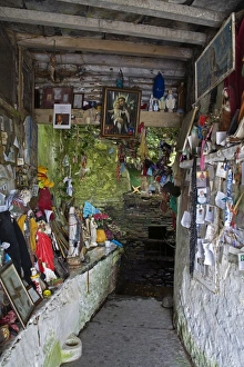 Images Dated 4th August 2006: St. Bridgetss Well, Liscannor, County Clare, Munster, Republic of Ireland, Europe