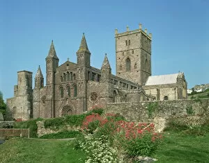 Images Dated 10th April 2008: St. Davids Cathedral, Pembrokeshire, Wales, United Kingdom, Europe