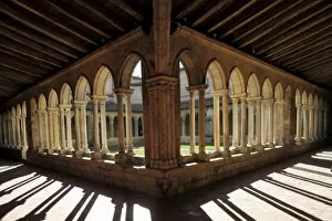 Images Dated 18th December 2010: St. -Emilion collegiate church cloister, St. Emilion, Gironde, France, Europe