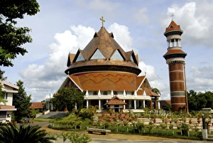 Images Dated 24th May 2006: St. Josephs Cathedral, Thiruvalla, Kerala, India