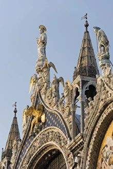 Images Dated 26th July 2005: St. Mark and angels, detail of the facade of Basilica di San Marco (St