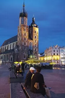 Images Dated 1st August 2009: St. Marys Church in Main Market Square (Rynek Glowny), UNESCO World Heritage Site
