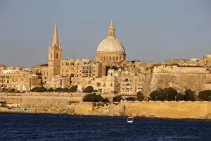 Images Dated 4th June 2008: St. Pauls Cathedral and Carmelite Church in Valletta, Malta, Mediterranean, Europe