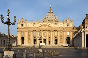 St. Peters and Piazza San Pietro in the early morning, Vatican City, UNESCO World Heritage Site
