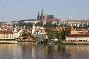 Images Dated 31st May 2007: St. Vituss Cathedral, Royal Palace, castle, and River Vltava, UNESCO World Heritage Site