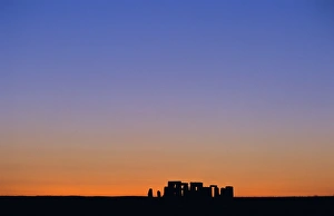 Stone Henge Prints: Standing stone circle, Stonehenge, Salisbury Plain, Wiltshire, England, UK, Europe