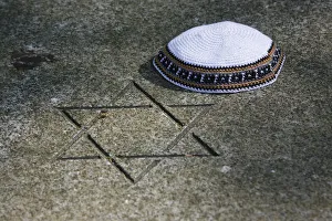 Images Dated 21st April 2007: Star of David and kippa, Paris, France, Europe