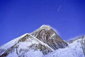 Images Dated 2nd April 2010: Stars above Mount Everest, 8850m, Solu Khumbu Everest Region, Sagarmatha National Park