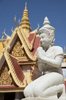 Foreground Focus Prints: Statue of Buddha at the Royal Palace, Phnom Penh, Cambodia, Indochina, Southeast Asia