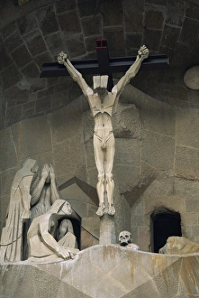 Christ Prints: Statue of Christ at the entrance to Sagrada Familia