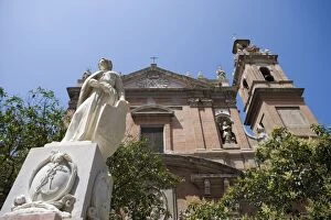 Images Dated 26th June 2007: statue, the Church of Santo Tomas Apostol and San Felipe Neri