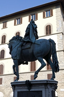 Statue of Cosimo I de Medici, Piazza della Signoria, Florence (Firenze) Statue of Cosimo I de Medici, Piazza della Signoria, Florence (Firenze)