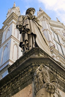 Statue of Dante Alighieri, Santa Croce, Florence (Firenze), UNESCO World Heritage Site Statue of Dante Alighieri, Santa Croce, Florence (Firenze), UNESCO World Heritage Site