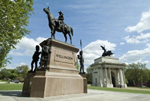 Wellington Prints: Statue of the Duke of Wellington, Hyde Park Corner, London, England, United Kingdom
