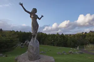 Nude Prints: Statue of the elf girl Tarira, fantasy figure of the author William Heinesens