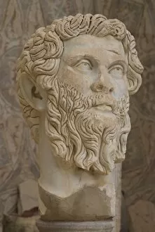 Images Dated 24th December 2007: Statue of the Emperor Septimius Severus, museum at the Roman site of Djemila
