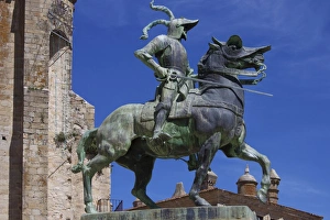 Soldier Prints: Statue of Francisco Pizarro, Plaza Mayor, Trujillo, Extremadura, Spain, Europe