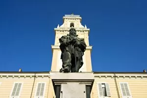 Images Dated 3rd November 2007: Statue of Giuseppe Garibaldi, Garibaldi Square, Parma, Emilia Romagna, Italy, Europe