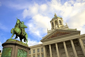 Statue of Godfrey of Bouillon, Place Royale, Brussels, Belgium, Europe