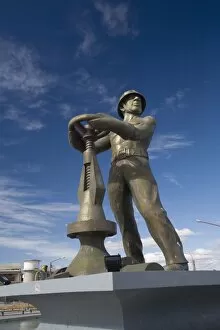 Statue honoring the oil industry and workers of Argentina, Caleta Olivia