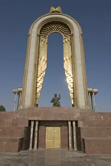 Images Dated 17th August 2009: Statue of Ismail Samani (Ismoili Somoni), as memorial, Dushanbe, Tajikistan, Central Asia