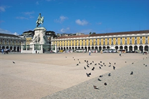 Images Dated 7th December 2007: Statue of Jose I, Praca Do Comercio, Lisbon, Portugal