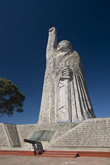 Images Dated 12th November 2008: Statue of Jose Maria Morelos, a revolutionary hero, Isla Janitzio, Lago de la Patzcuaro
