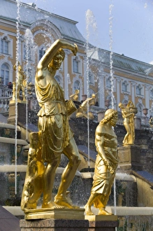 Royal Residence Prints: Statue of Jupiter to left in foreground, Great Cascade in the background, Peterhof