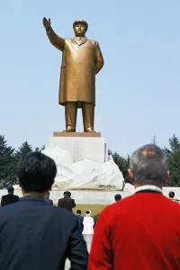 Typically Korean Prints: Statue of Kim Il Sung, Hamhung