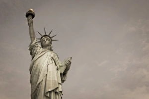 Images Dated 24th May 2009: Statue of Liberty, New York, United States of America, North America