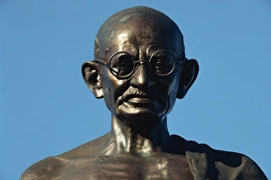 Mumbai Prints: Statue of Mahatma Gandhi, Mumbai, India, Asia