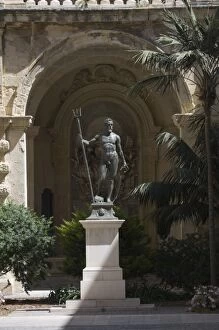 Images Dated 4th June 2008: Statue of Neptune in the Neptune Courtyard of the Grand Masters Palace