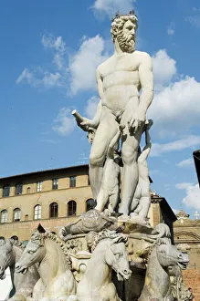 Images Dated 5th January 2000: Statue of Neptune on the Piazza della Signoria