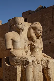Wife Prints: Statue of Pharaoh Tutankhamen and His Wife Ankhsenamunat