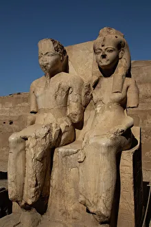 Wife Prints: Statue of Pharaoh Tutankhamen and His Wife Ankhsenamunat