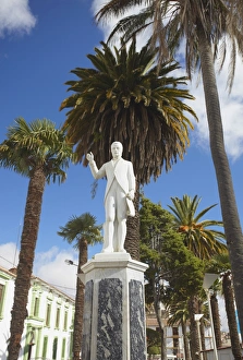 Sucre Prints: Statue in plaza, Sucre, UNESCO World Heritage Site, Bolivia, South America