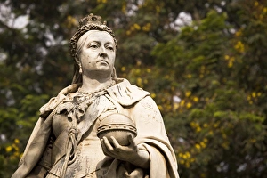 Images Dated 23rd March 2009: Statue of Queen-Empress Victoria in Cubban Park in central Bangalore, Karnataka