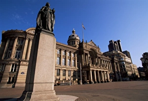 Statue of Queen Victoria and Council House, Victoria Square, city centre