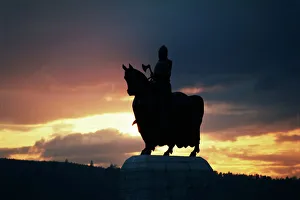 Dramatic Sky Gallery: Statue of Robert Bruce