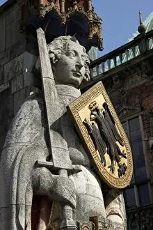 Images Dated 14th July 2010: Statue of Roland, market square, UNESCO World Heritage Site, Bremen, Germany, Europe