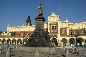 Cloth Hall, Market Square, (Rynek Glowny) Old Town, UNESCO World Heritage Site