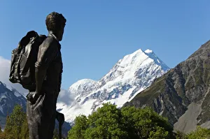 Climber Prints: A statue of Sir Edmund Hillary