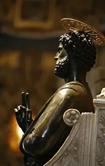 Images Dated 4th April 2007: Statue of St. Peter in St. Peters Basilica, Vatican, Rome, Lazio, Italy, Europe