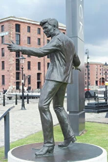 Quay Collection: Statue by Tom Murphy of singer songwriter Billy Fury, near Albert Dock