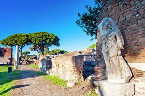 Ancient Rome Prints: The statue of Victory on the rear of the Temple of Rome and Augustus