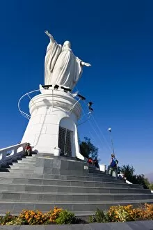 Images Dated 13th March 2008: Statue of the Virgin Mary at Cerro San Cristobal overlooking the city, Santiago