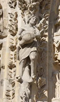 Images Dated 10th May 2008: Statue, west front, Reims cathedral, UNESCO World Heritage Site, Reims, Marne, France